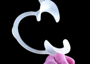 Cheek Retractor