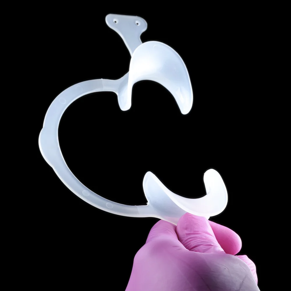 Cheek Retractor